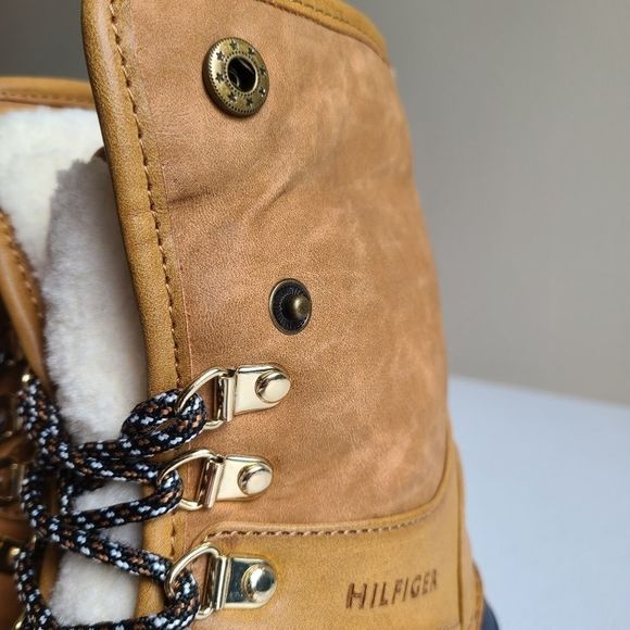 Tommy Hilfiger winter boots sz 5 [B7] - Picture 9 of 9
